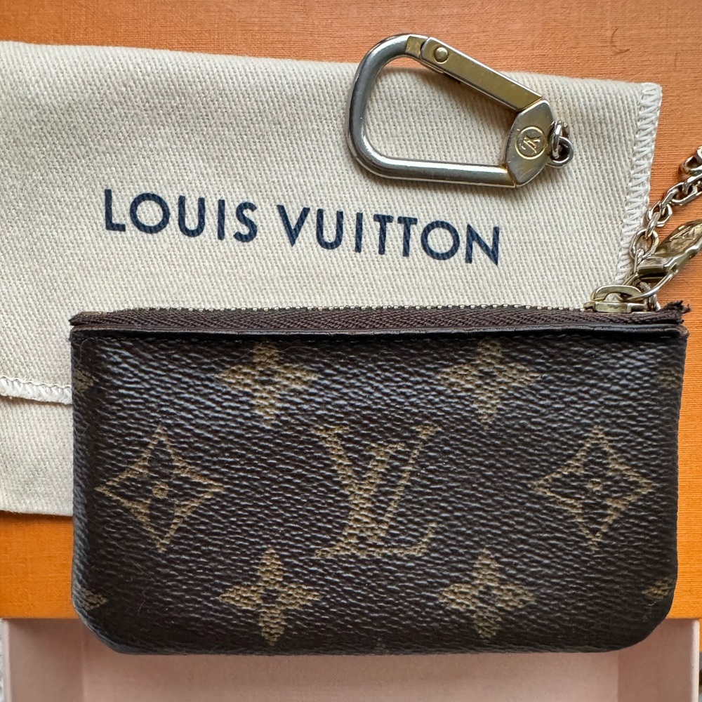 AUTHENTIC Louis Vuitton Key Pouch